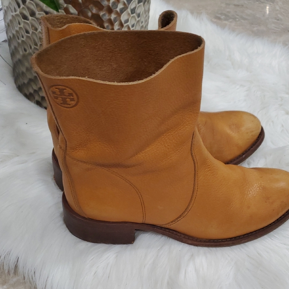 Tory Burch Seina  Tan Leather  Boots - Picture 15 of 16